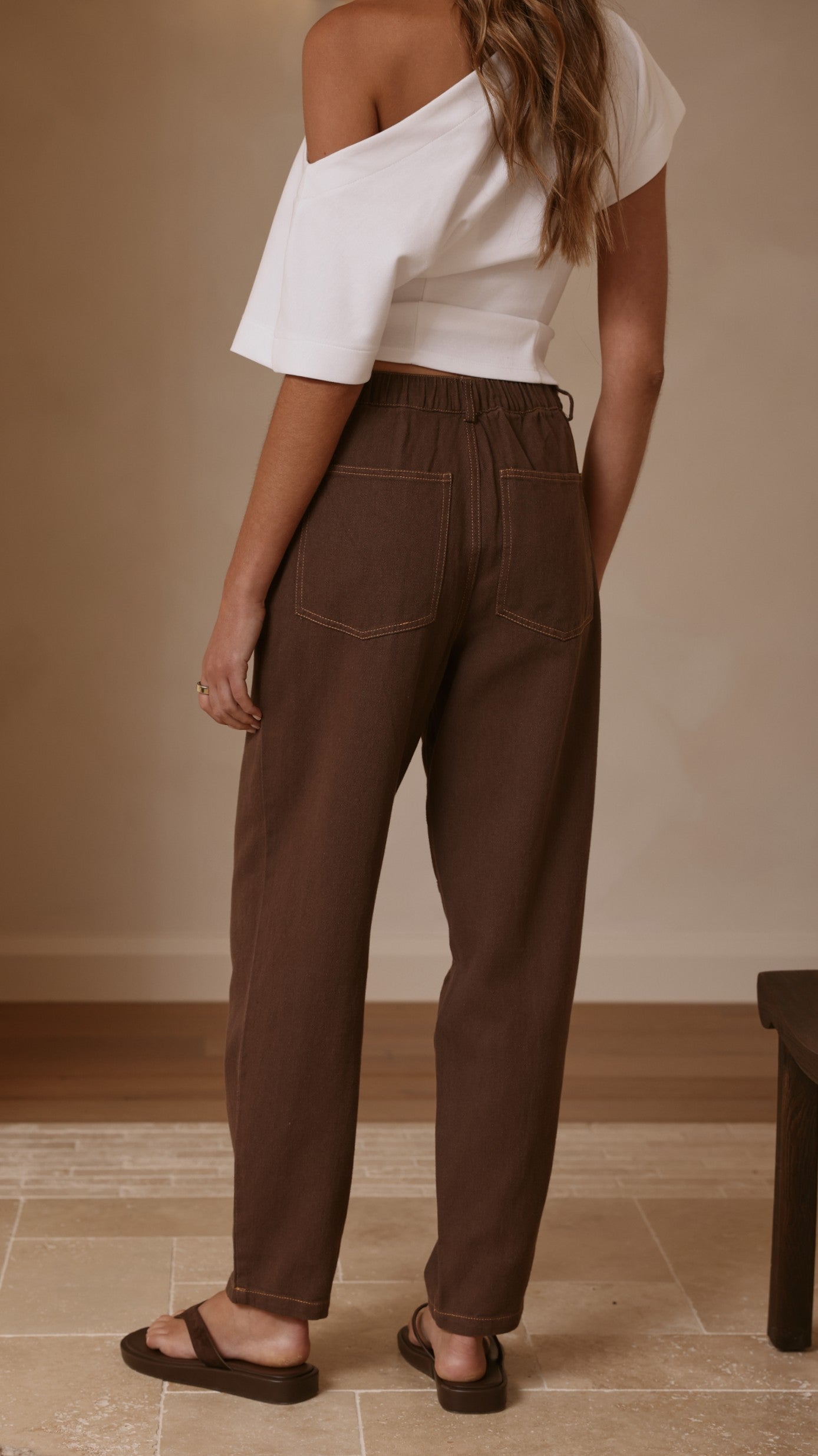 Cleora Barrel Jeans - Chocolate
